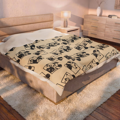 Retro Cartoon Velveteen Plush Blanket - Vintage Mouse Pattern Throw