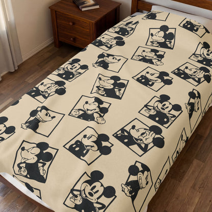 Retro Cartoon Velveteen Plush Blanket - Vintage Mouse Pattern Throw