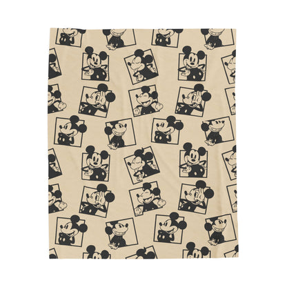 Vintage Mickey Velveteen Plush Blanket – Retro Cartoon Pattern Throw