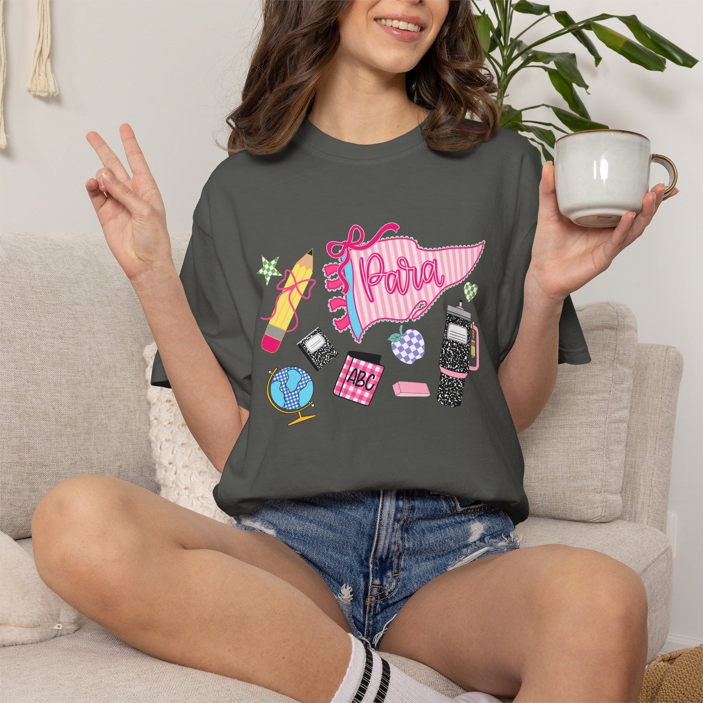 Retro 'Para' Collage T-Shirt — 90s Aesthetic Phone & Makeup Graphic Tee