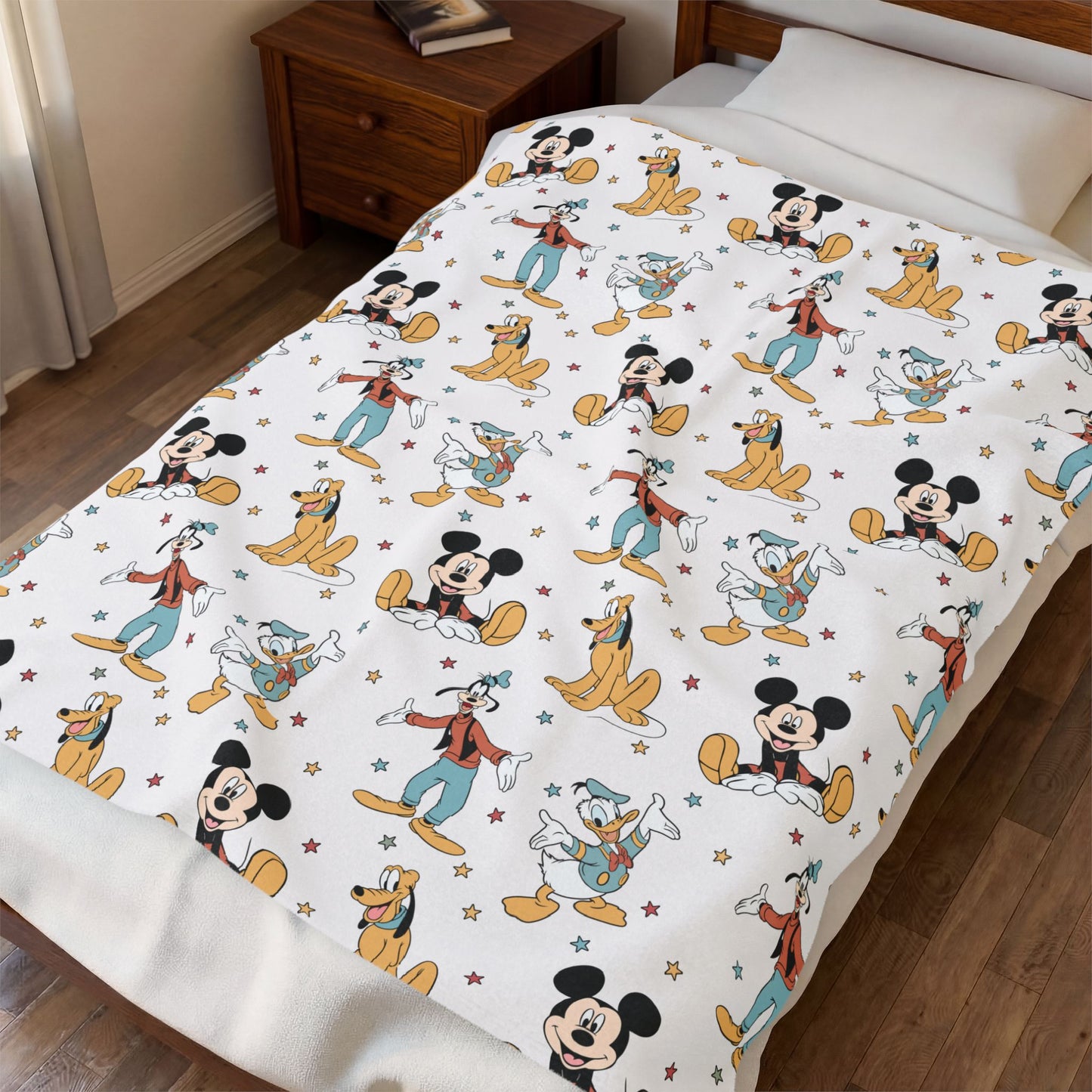 Plush Character Pattern Blanket — Cozy Velveteen Throw for Kids & Disney Fans
