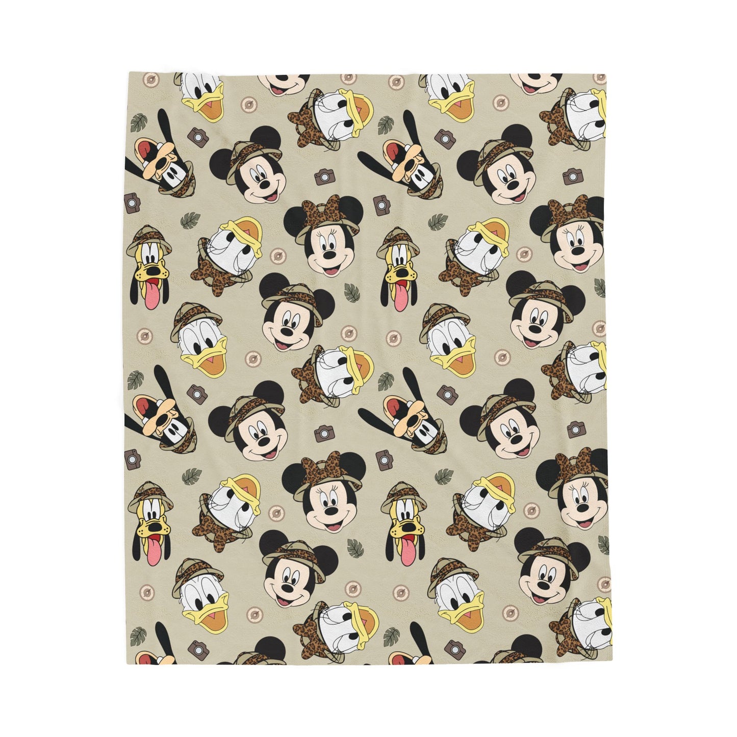 Mickey & Friends Velveteen Plush Blanket – Cute Disney Character Pattern