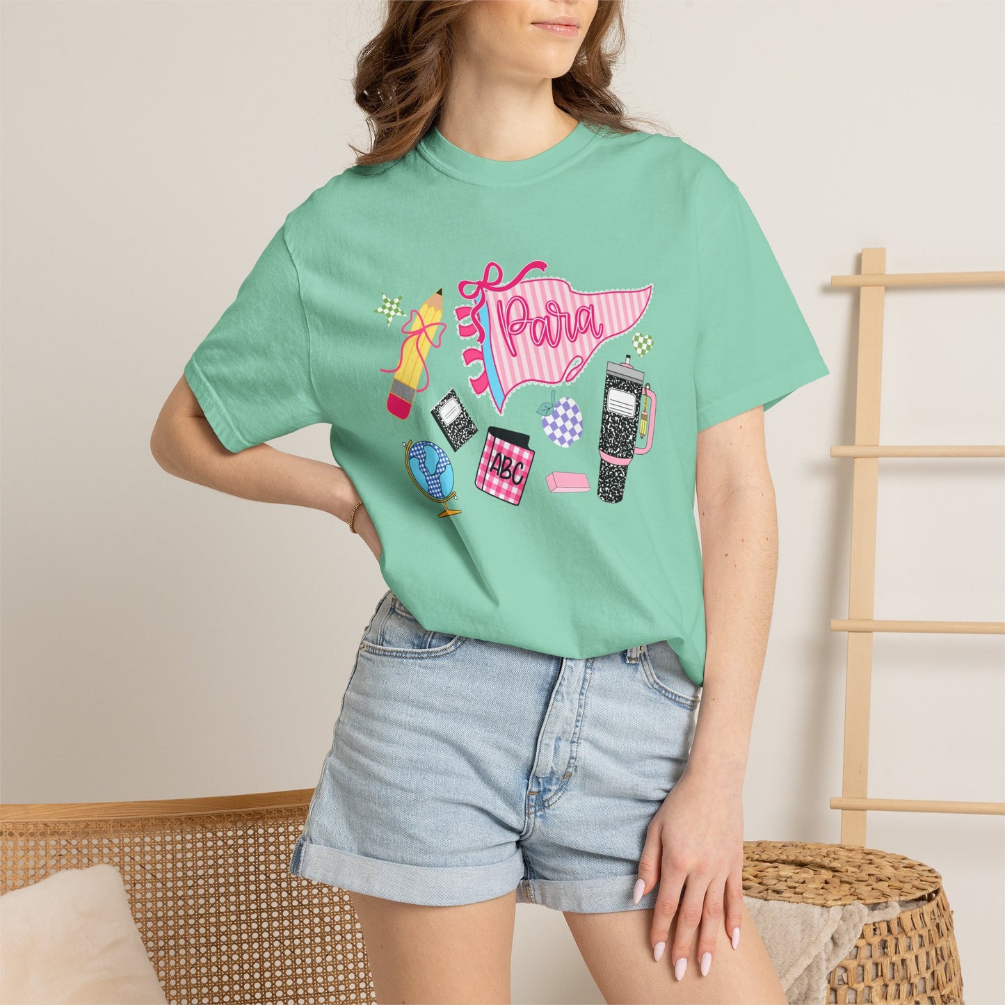 Retro 'Para' Collage T-Shirt — 90s Aesthetic Phone & Makeup Graphic Tee