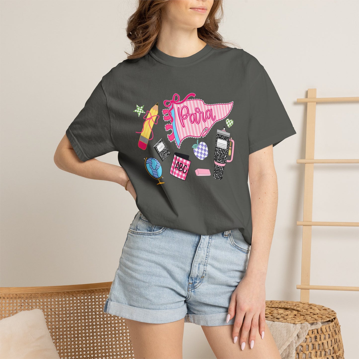 Retro 'Para' Collage T-Shirt — 90s Aesthetic Phone & Makeup Graphic Tee